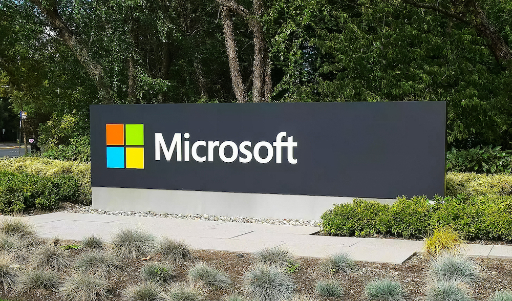 تحذر Microsoft من استغلال Outlook في اليوم صفر ويصلح 80 ثغرة أمنية