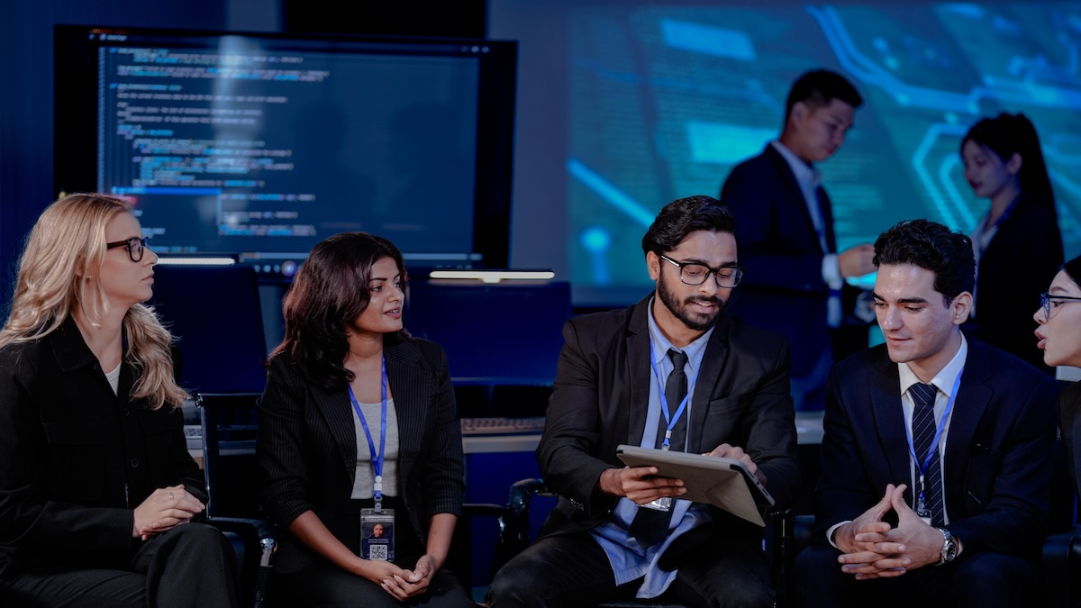 The Human IOC: Why Security Professionals Struggle with Social Vetting